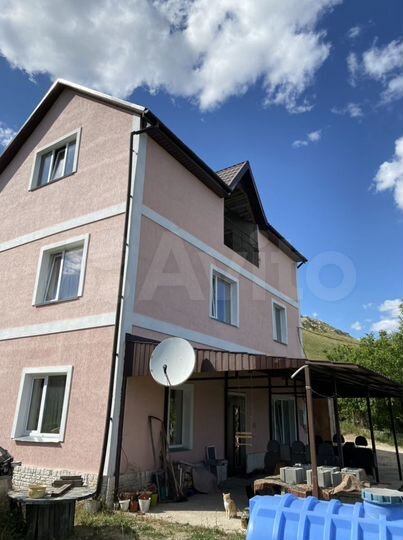 Дом 242 м² на участке 7,2 сот.