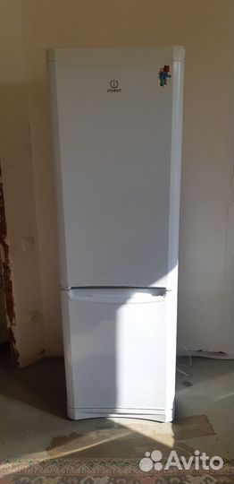 Холодильник indesit