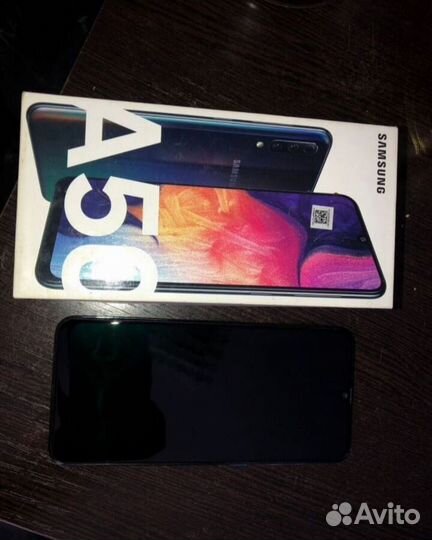 Samsung Galaxy A50, 4/64 ГБ