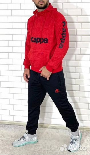 Мужской спортивный костюм