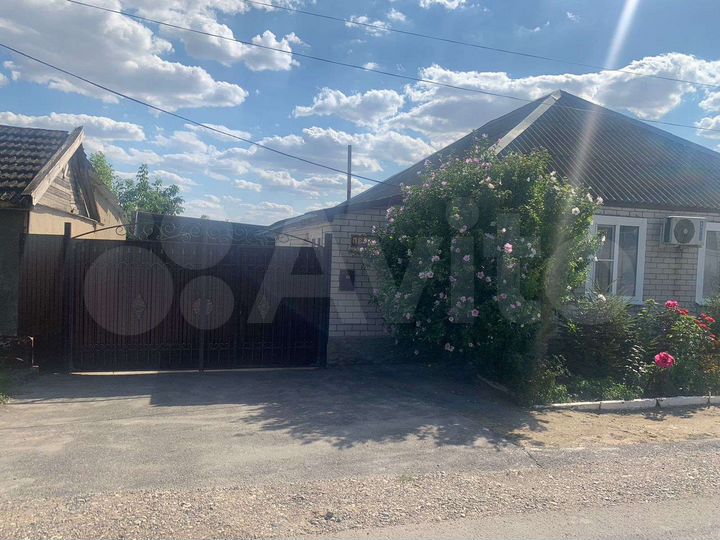 Дом 818 м² на участке 9 сот.