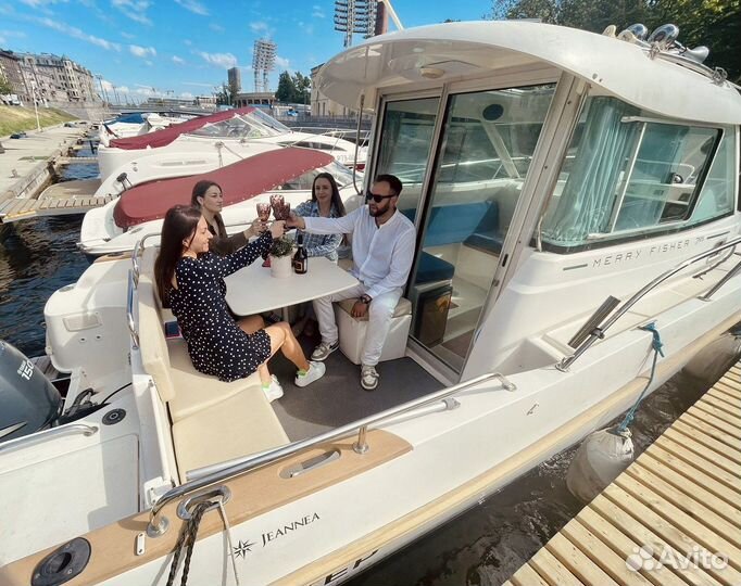 Аренда катера с капитаном прогулка на катере