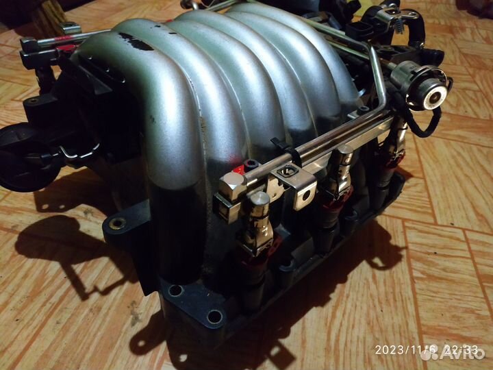 Впускной коллектор Ауди а6с5 2.8 всборе