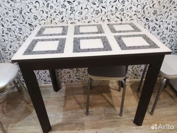 Кухонный стол