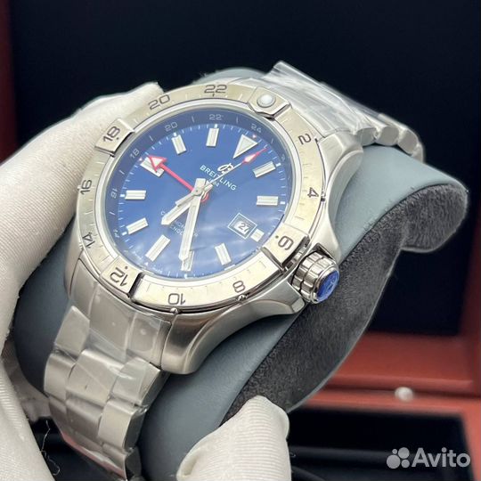 Часы Breitling Avenger