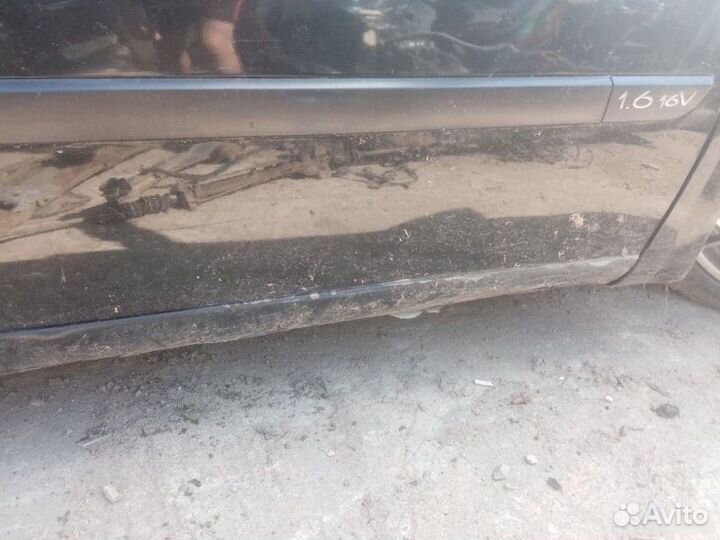 Дверь передняя правая Renault Megane