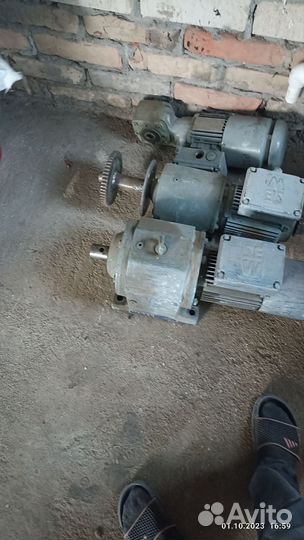 Электродвигатель с редуктором 380