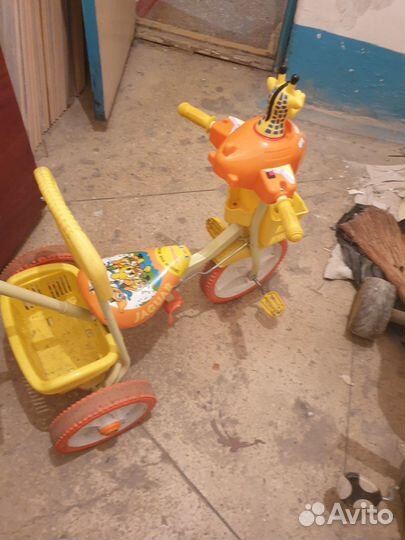 Детский трехколесный велосипед бу