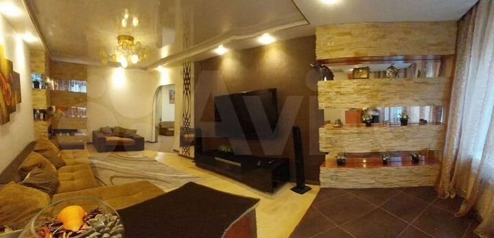 3-к. квартира, 100 м², 1/10 эт.