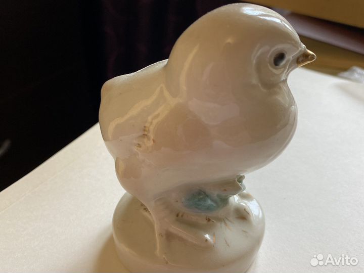 Фарфоровая статуетка