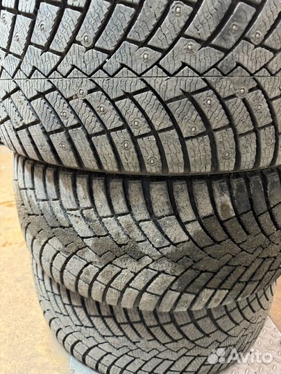 Pirelli Scorpion Ice Zero 2 285/40 R22