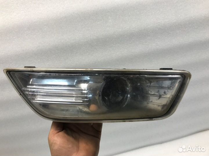 Фара противотуманная правая Ford Mondeo седан 2.3
