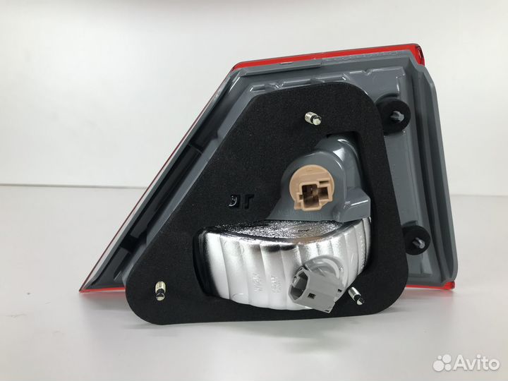 Фонарь задний внутренний правый LADA Vesta 2015