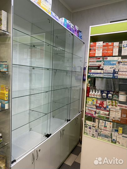 Шкаф витрина бу