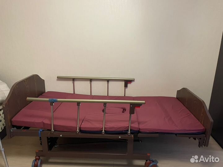 Медицинская кровать для лежачих больных