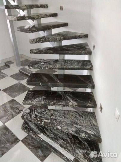 Лестница из камня Дайна Реале