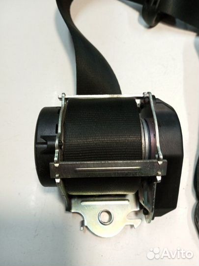 Ремень безопасности передний правый Renault Logan