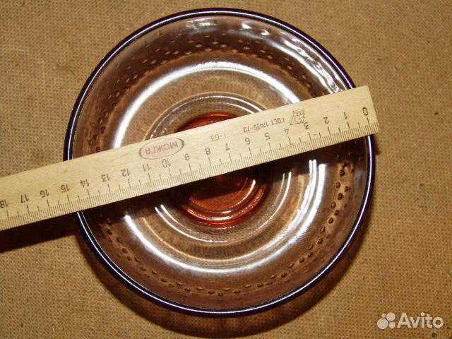 Старинная конфетница, салатница медовое стекло