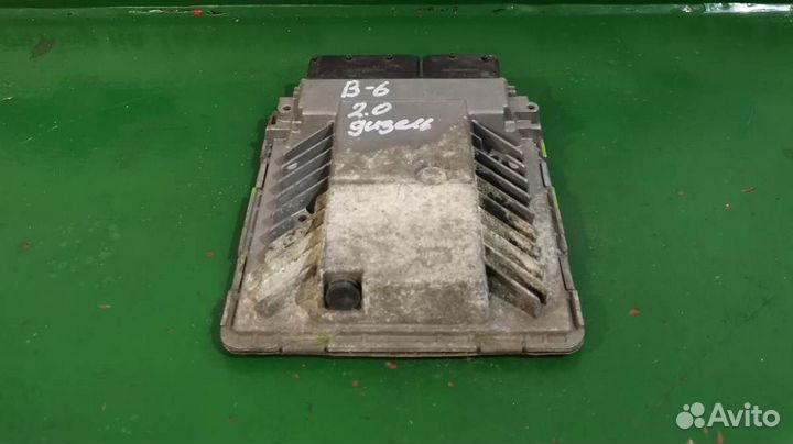 Блок управления двигателем VW Passat B6 03G906018