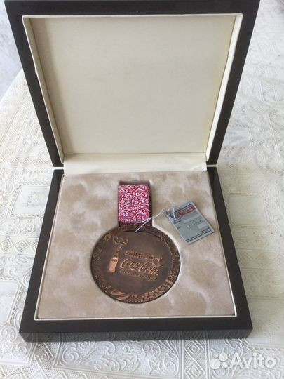 Редкая медаль Сочи 2014 Coca Cola.Серебро