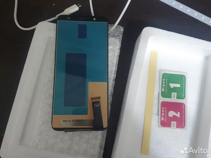 Samsung Galaxy A6, 4/64 ГБ