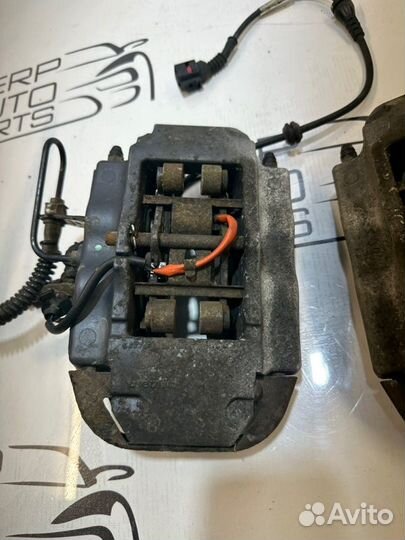 Суппорта задняя Volkswagen Touareg 7L 3.2 BAA 2004