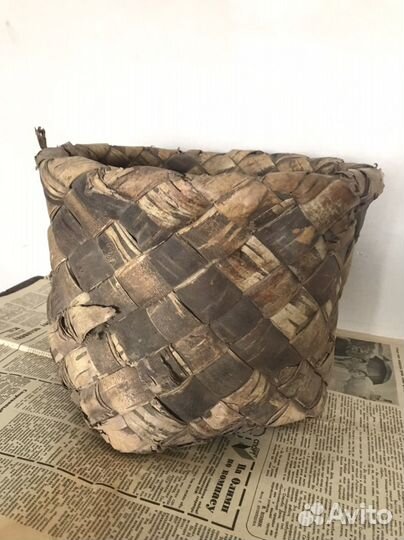 Старинный плетеный короб-корзина