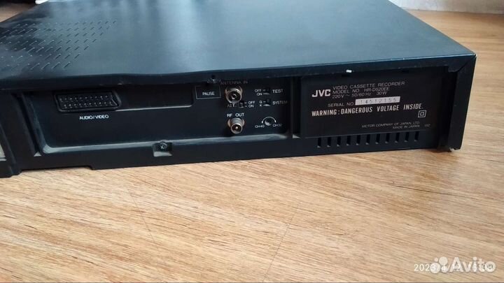 Видеомагнитофон jvc