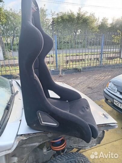 Спортивные сиденья ковш