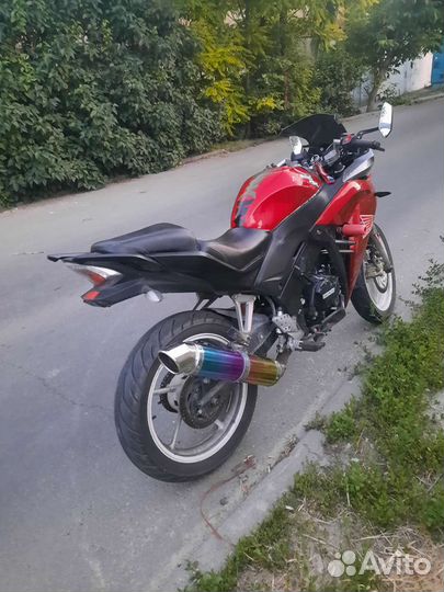 Мотоцикл 300 кубовый