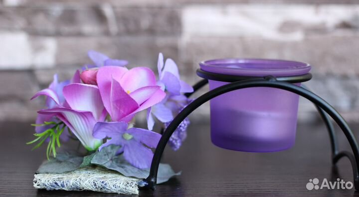 Декоративный подсвечник с цветами новый