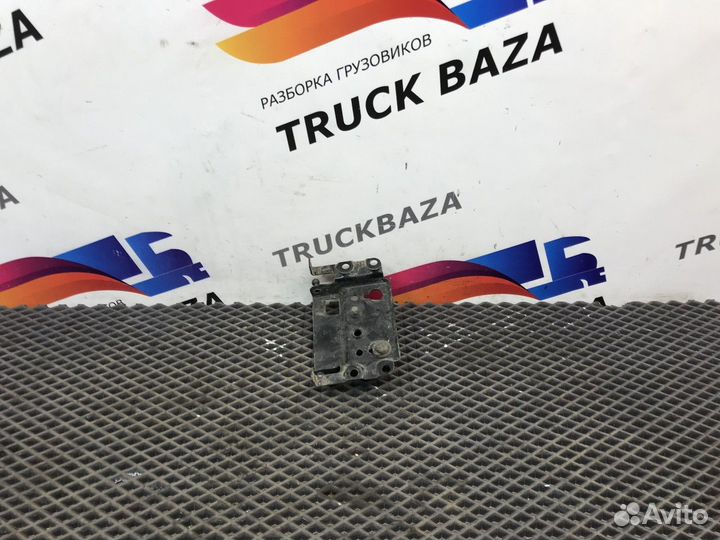 Ответная часть замка капота Mercedes-Benz Actros