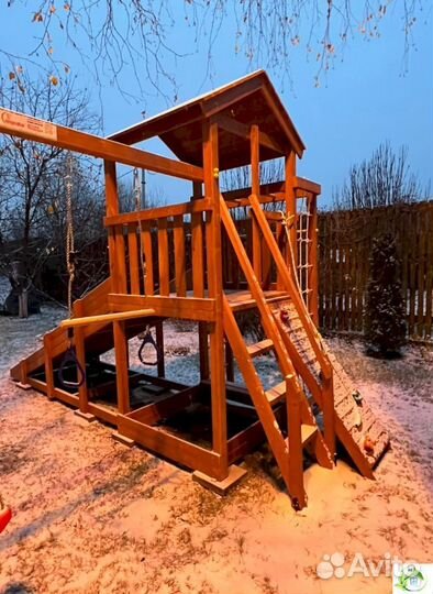 Детская площадка для лета и зимы