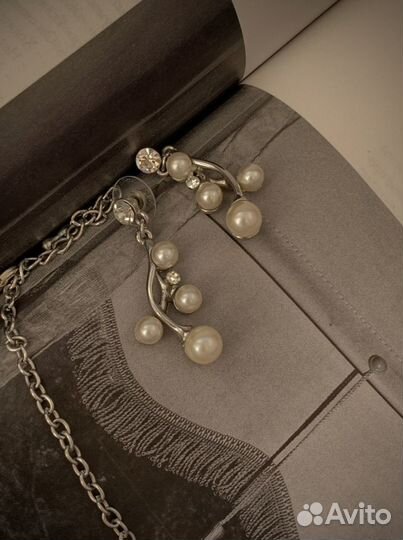 Комплект бижутерии (колье, серьги, брошь)