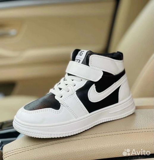 Кроссовки детские