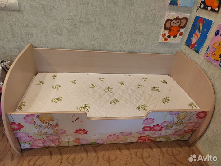 Детская кроватка