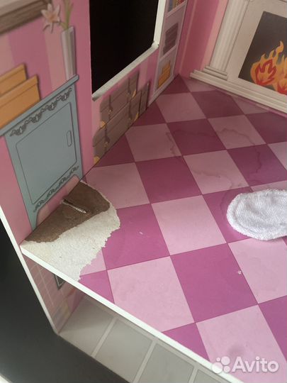 Домик кукольный с мебелью деревянной