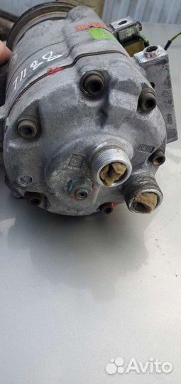 8D0260805D компрессор кондиционера VW Passat B5