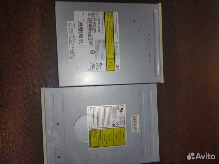 2 дисковода CD-R/RW