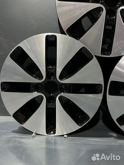 Литые диски R15 на Kia rio