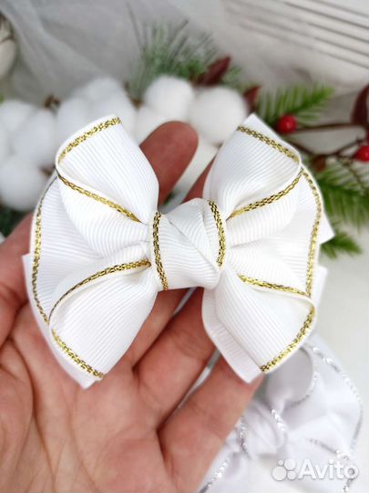Белые бантики с люрексом на резинке
