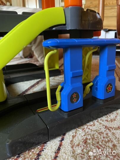 Паркова для машинок ELC Big City Garage