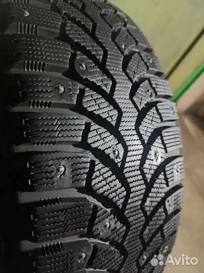 Bridgestone Blizzak Spike-01 205/55 R16