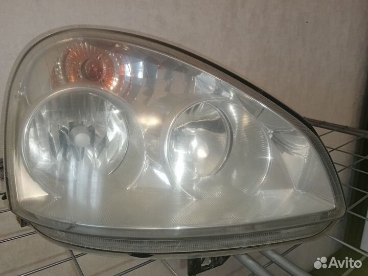 Передния фара правая на priora 1