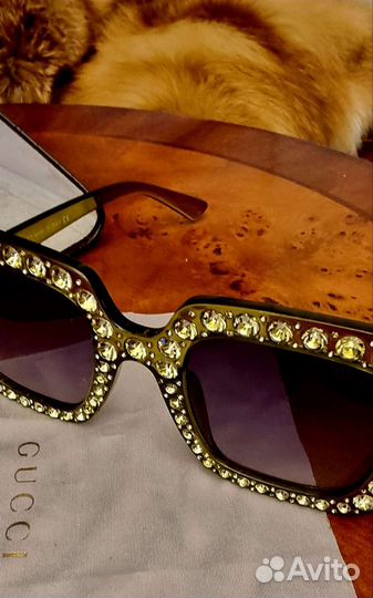 Солнцезащитные очки женские gucci