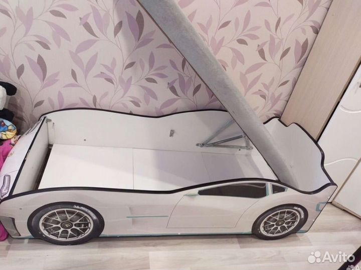 Детская кровать машина с подъемным механизмом