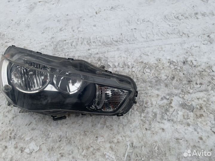 Фара правая Mitsubishi Outlander XL