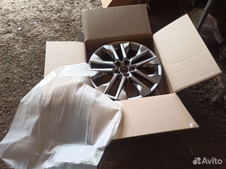 Для Toyota RAV4 диск R19 оригинал 4261A0R130 1шт