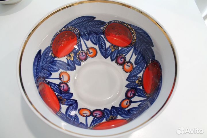 Фарфоровое блюдо Вишня Трегубова Коростень