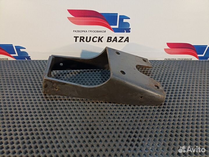 1509784 Кронштейн переднего амортизатора